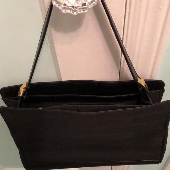 GIANNI VERSACE VINTAGE MEDUSA HANDBAG - Picture 1 of 16